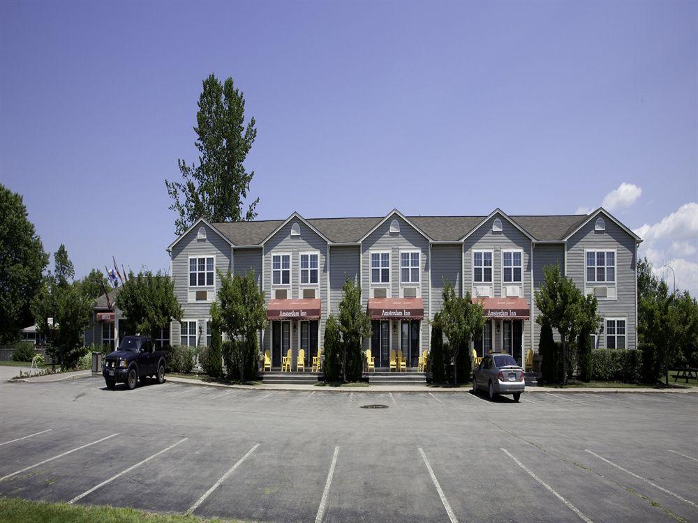 Amsterdam Inn & Suites サセックス エクステリア 写真