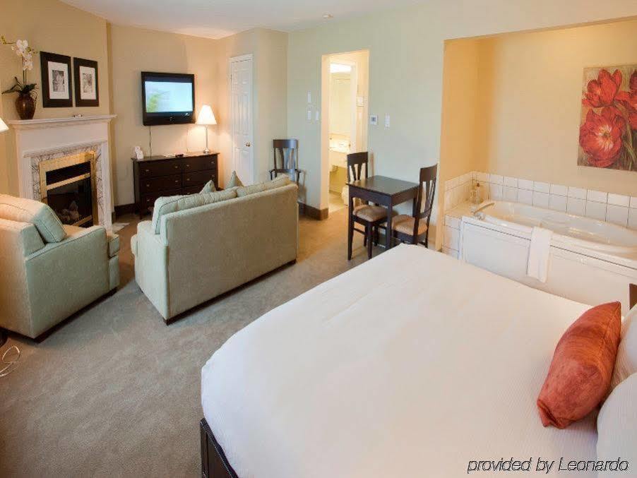Amsterdam Inn & Suites サセックス エクステリア 写真